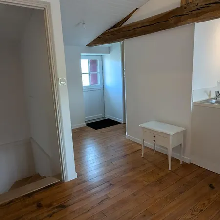 Etage Maison 招待所 Saint-Denis-la-Chevasse